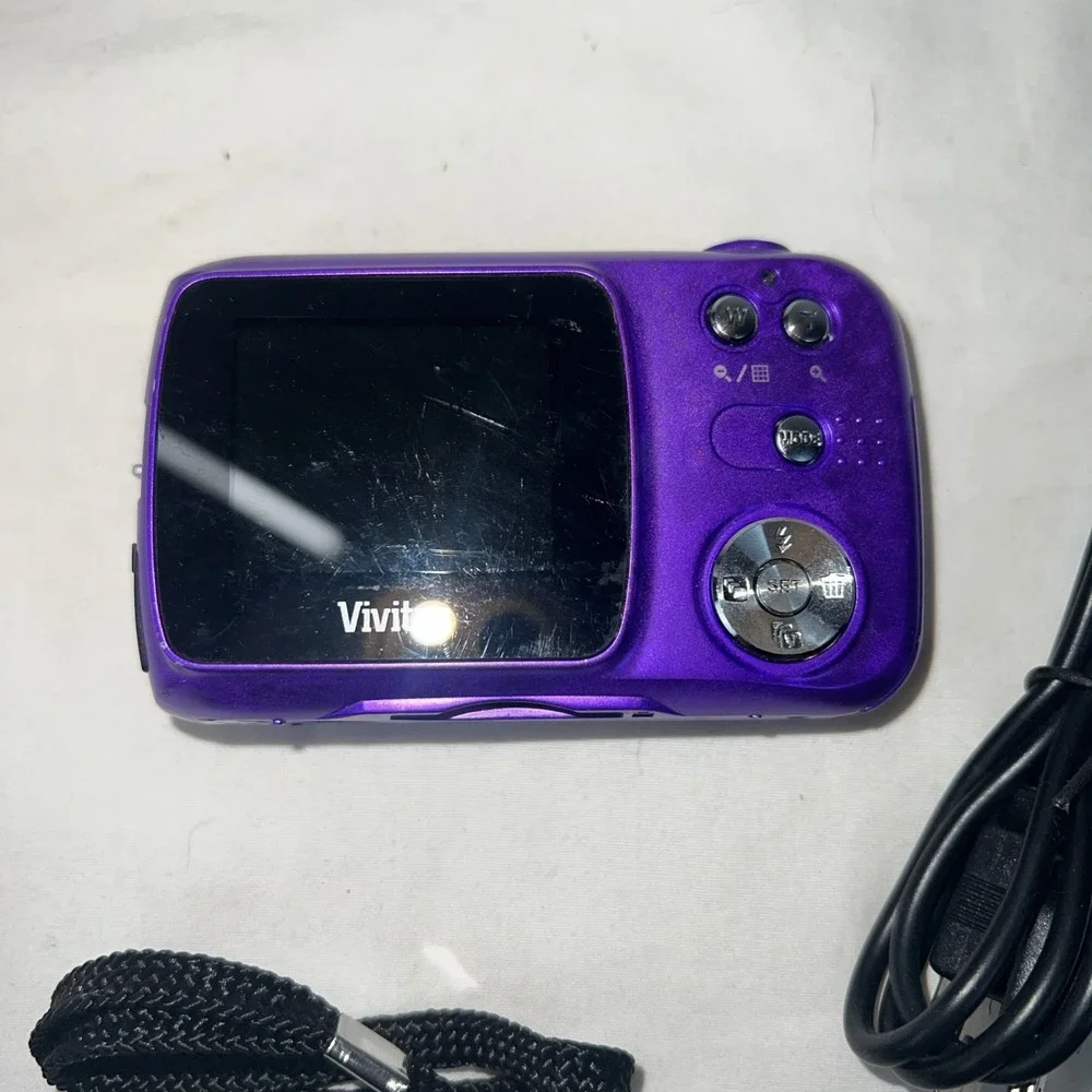 Vivitar ViviCam 7122 Digital Camera 7.1MP Purple Open Box Compact Point Shoot